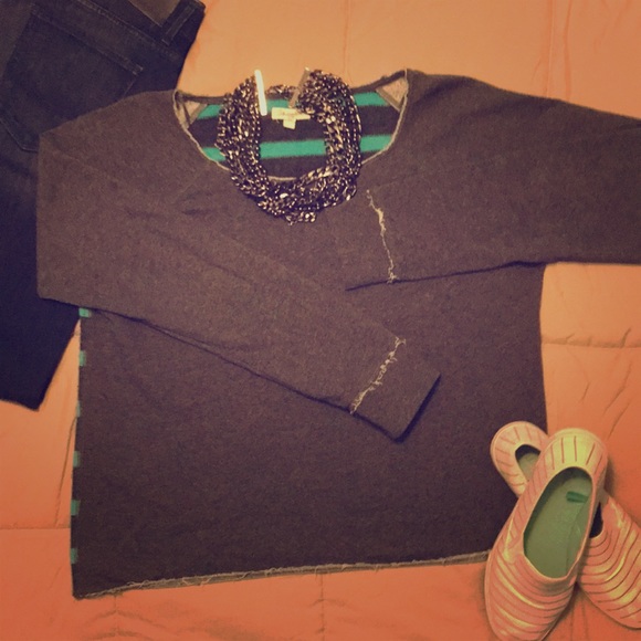 • Aéropostale • raw edge sweatshirt - Picture 1 of 4